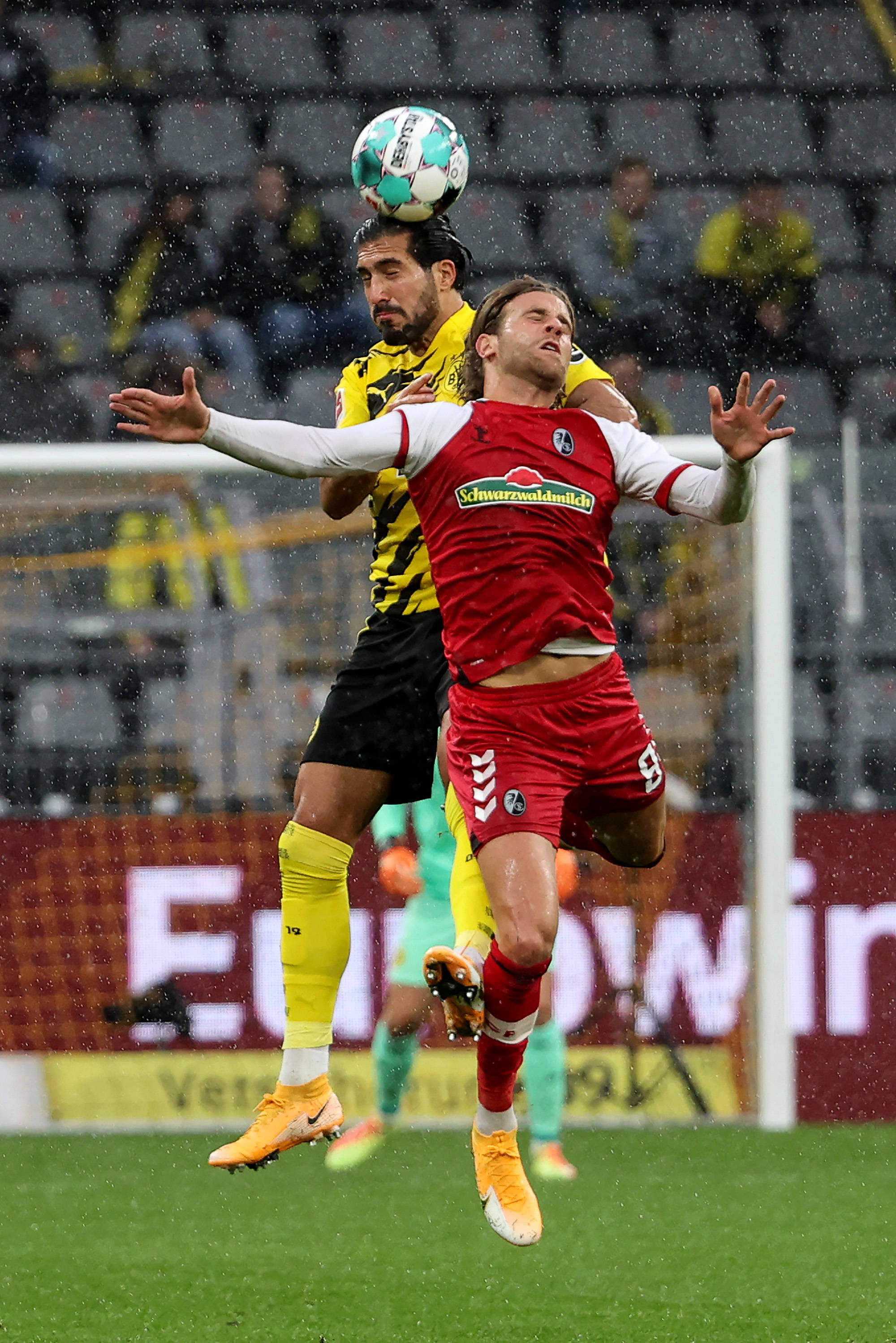 FB体育平台-弗赖堡队阵容完整，备战德甲强敌