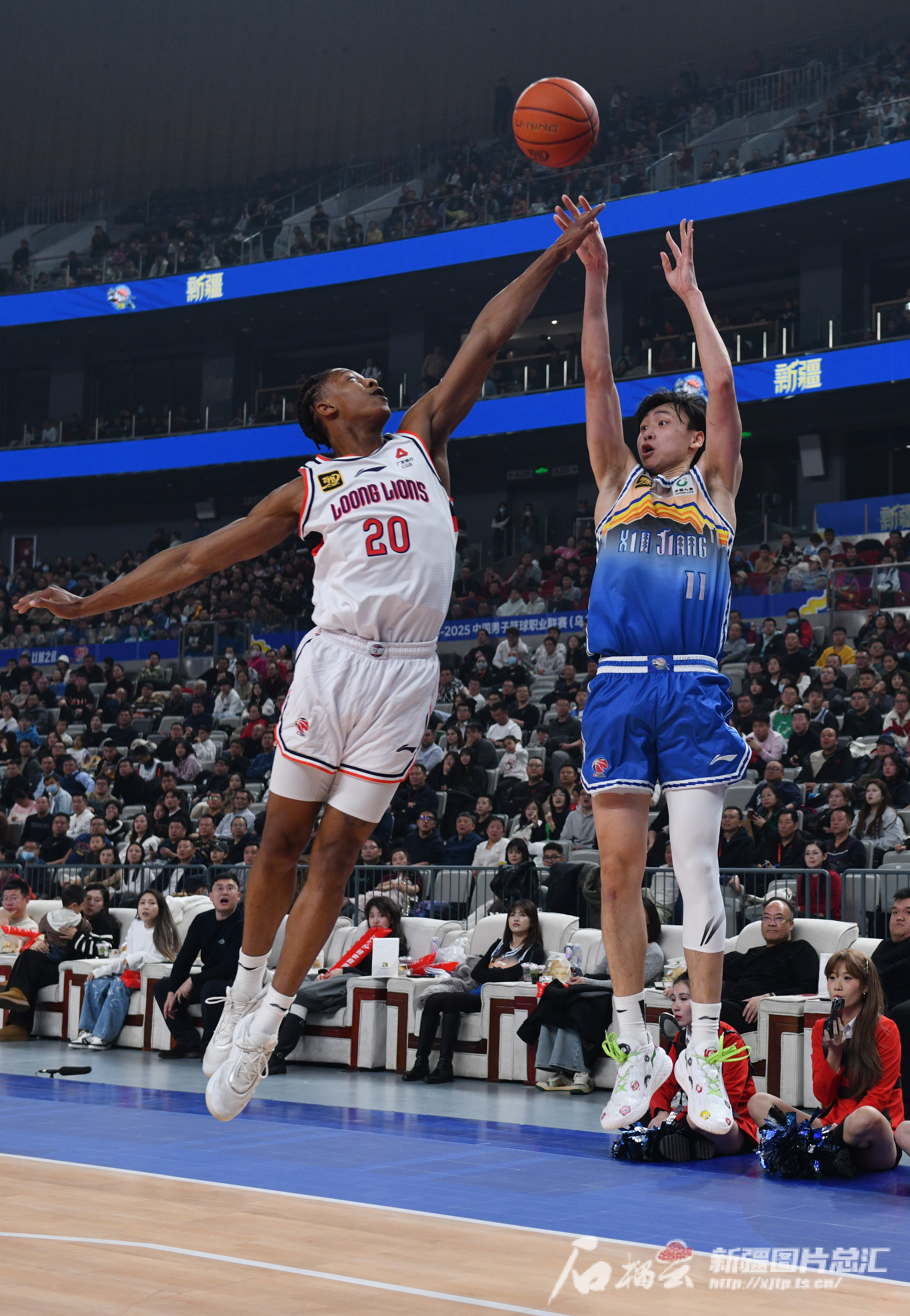 FB体育-新疆队防守稳固，全力备战下一场比赛