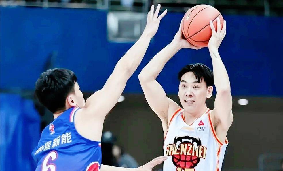 诺瓦拉客场逼平对手,保住一分 诺瓦拉客场逼平对手,保住一分