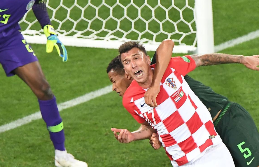 FB体育-韦贾唐萨进球，尼日利亚队惊险击败乌克兰晋级半决赛！