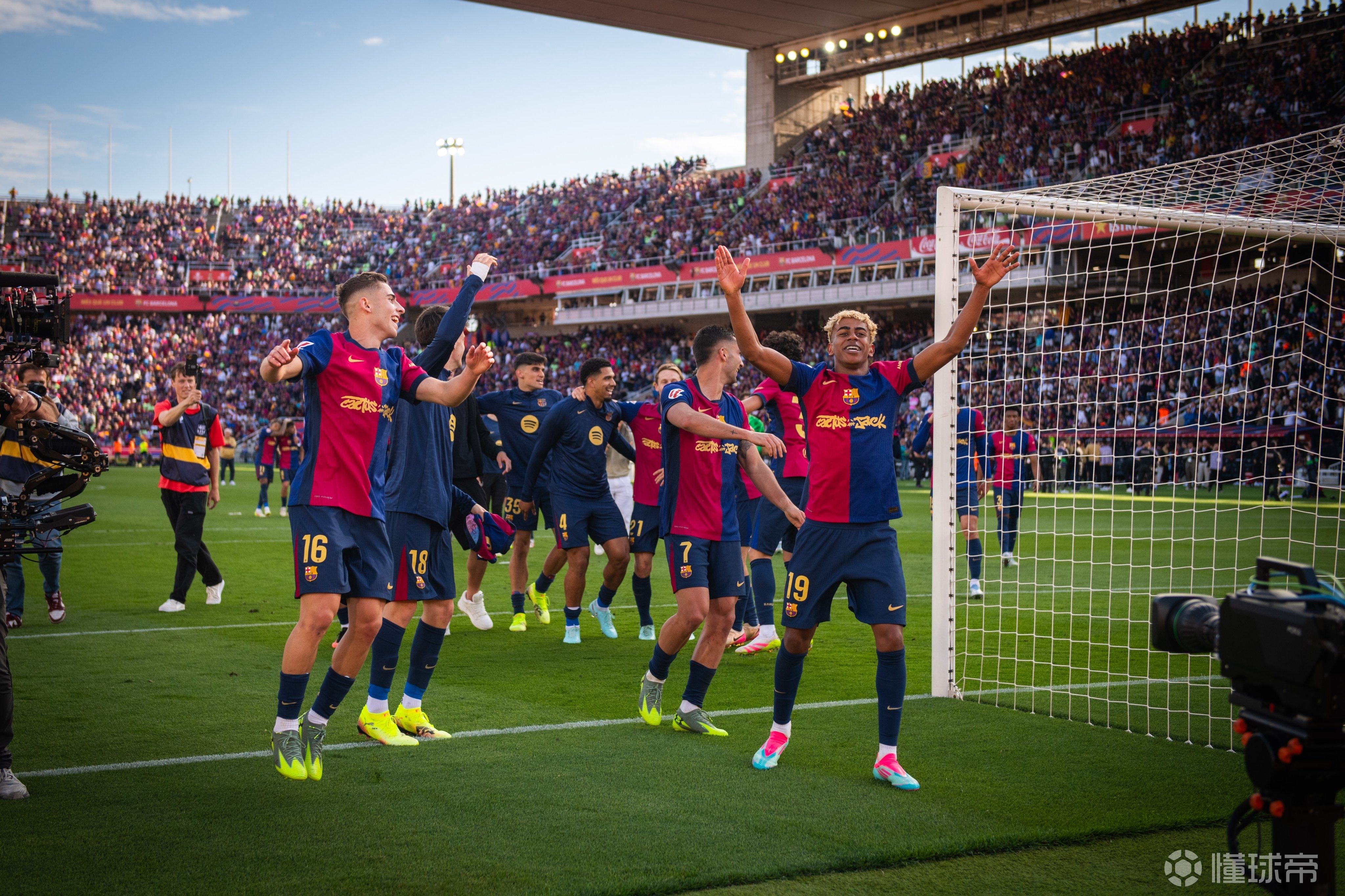 FB体育官网-巴塞罗那备战瓦伦西亚，追求西甲三分