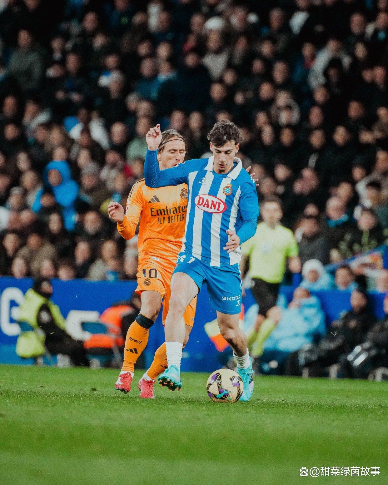 FB体育官网-皇家社会再战江湖，稳定在西甲前列。