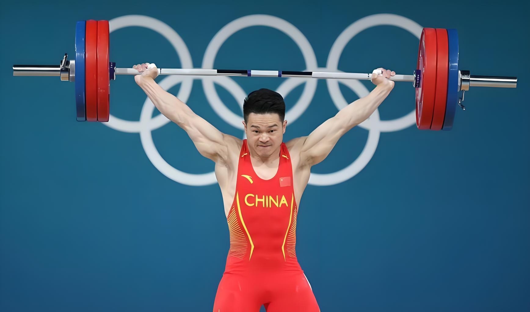 FB体育平台-举重选手力破极限，夺冠呼声此起彼伏