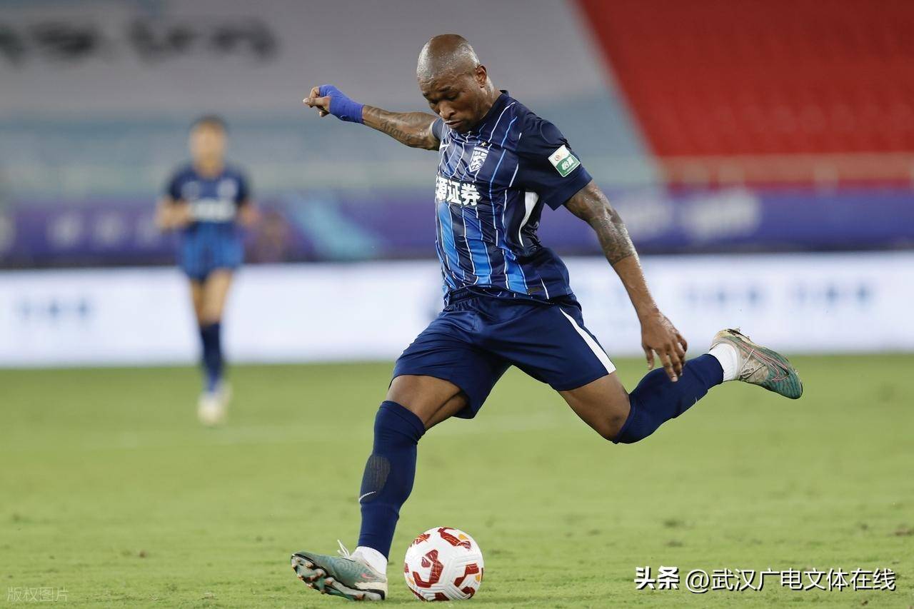 FB体育平台-欧洲球队备战高温夏日赛季，应对气候挑战