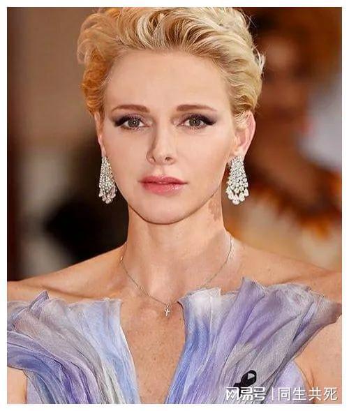 FB体育官网-南非游泳女将表现亮眼，夺金