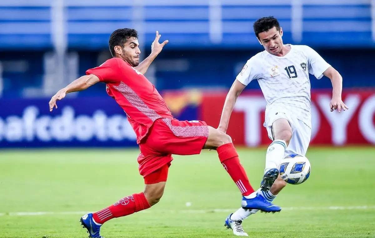 足球界最激烈的对决,一触即发 足球界最激烈的对决,一触即发