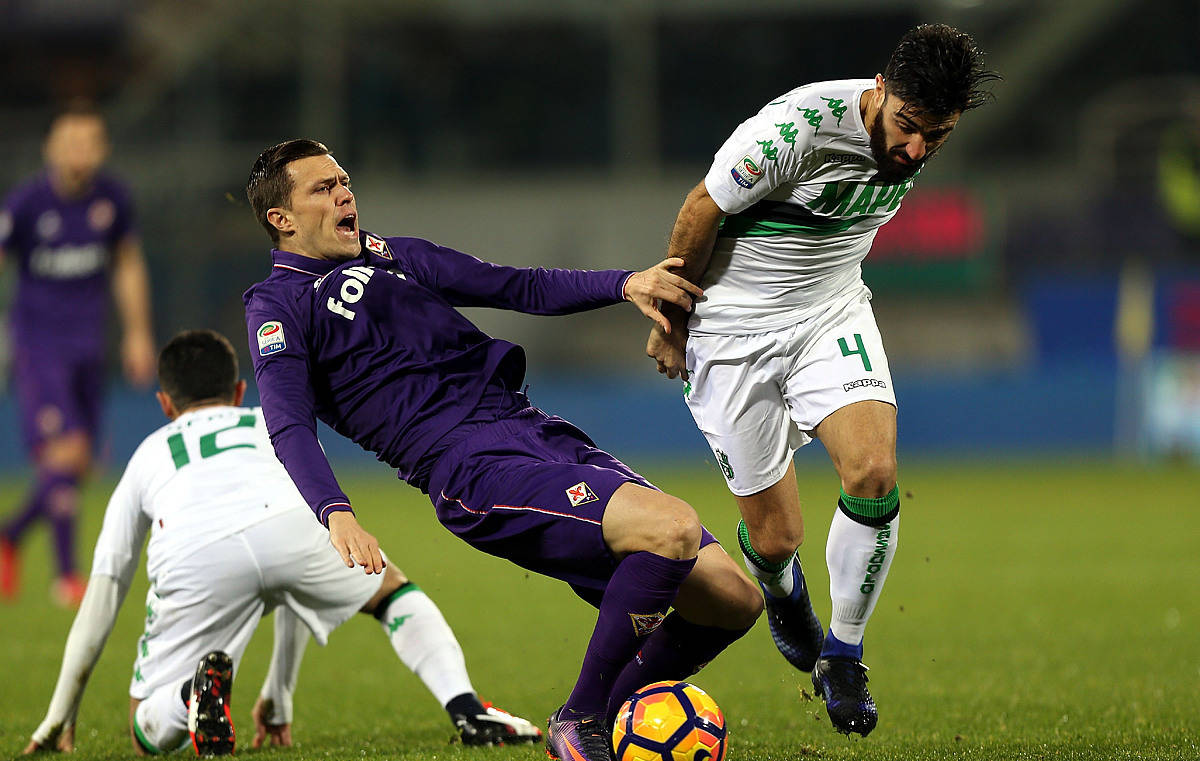 FB体育-萨索洛惨败收场，遭遇三连败