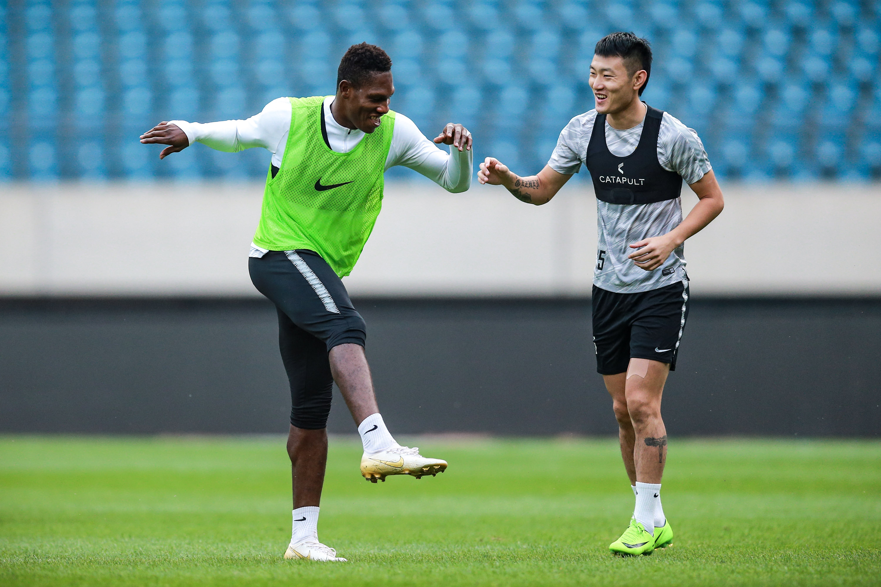 奥格斯堡挑战强敌,坚信取胜或暂时水花 奥格斯堡挑战强敌,坚信取胜或暂时水花