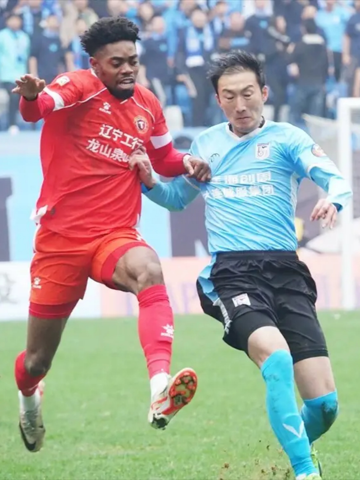 大连足球主场大胜天海,保住争夺积分 大连足球主场大胜天海,保住争夺积分