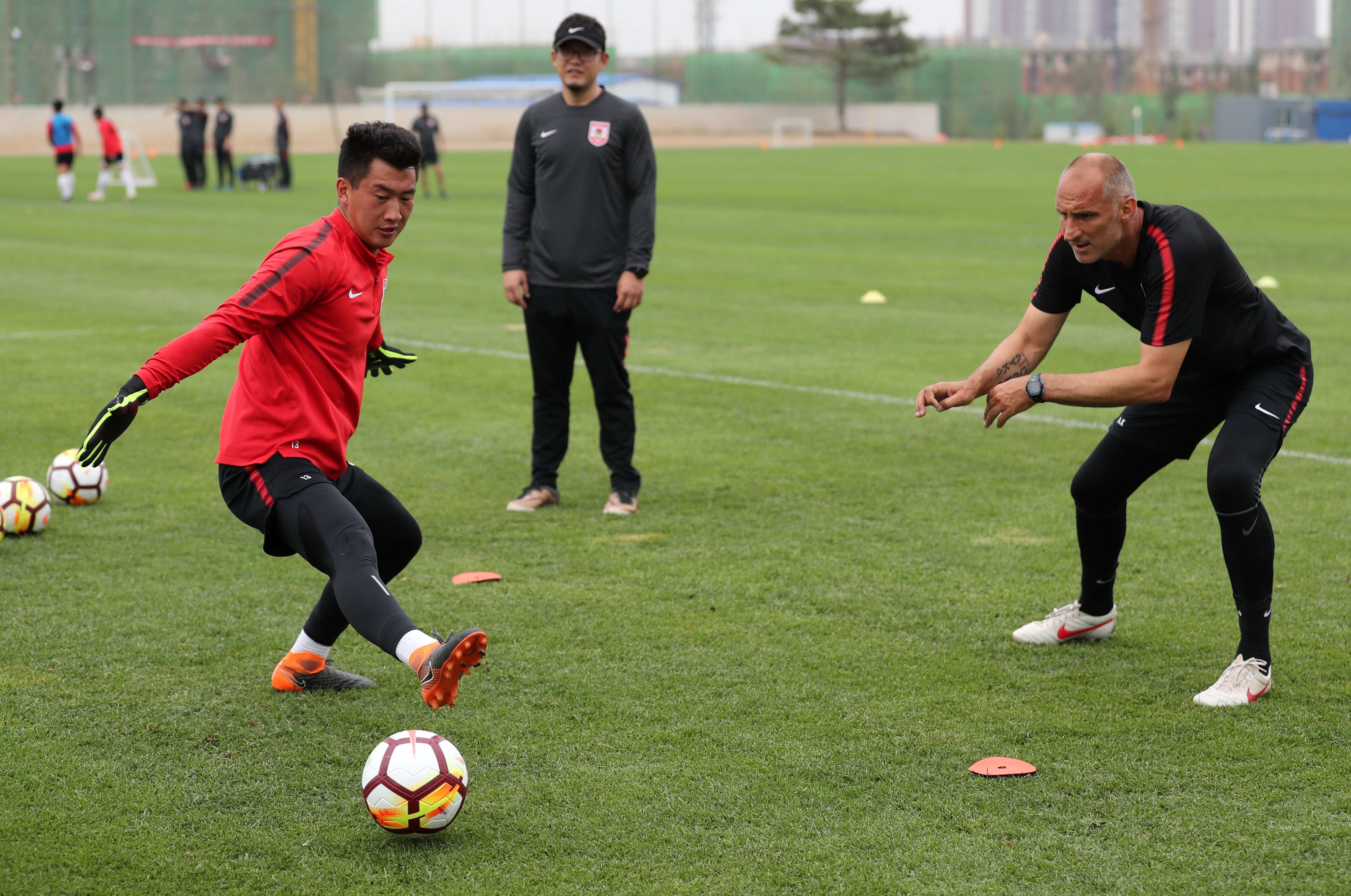 教练组严格管理,球员状态逐渐回暖 教练组严格管理,球员状态逐渐回暖