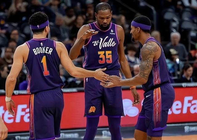 詹皇向总冠军发起冲击,凯文杜兰特首当陪练 詹皇向总冠军发起冲击,凯文杜兰特首当陪练